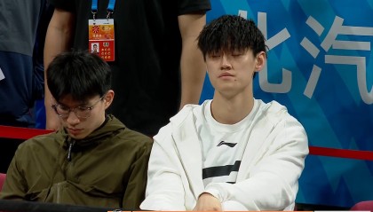 华体会体育官方入口-王哲林24+17力压周琦，19连胜！冠军外援9记三分